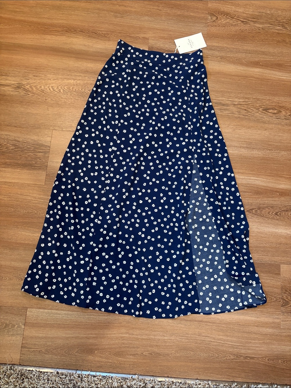NWT Sézane Navy Blue Midi Skirt with White Daisy Print